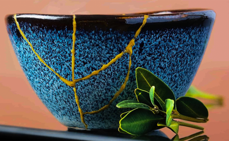 IL KINTSUGI: TRASFORMARE LE CREPE IN ARTE